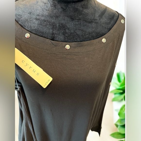Cyrus - Black top size 2X - Picture 3 of 3